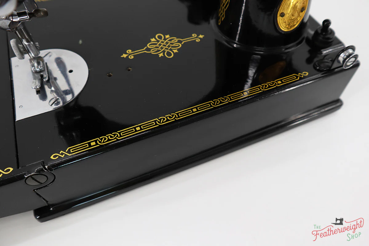 Singer Featherweight 221 Sewing Machine, AF876*** - Image 9