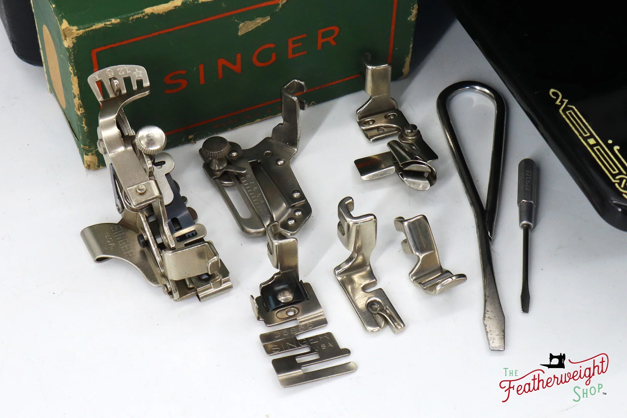 Singer Featherweight 221 Sewing Machine, AF878*** - 1941 - Image 18