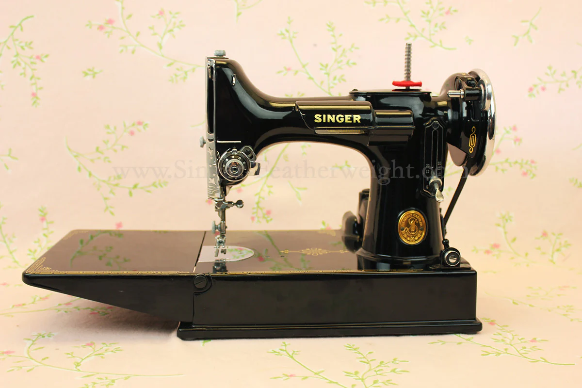 Singer Featherweight 221 Sewing Machine, AF882*** - Image 3