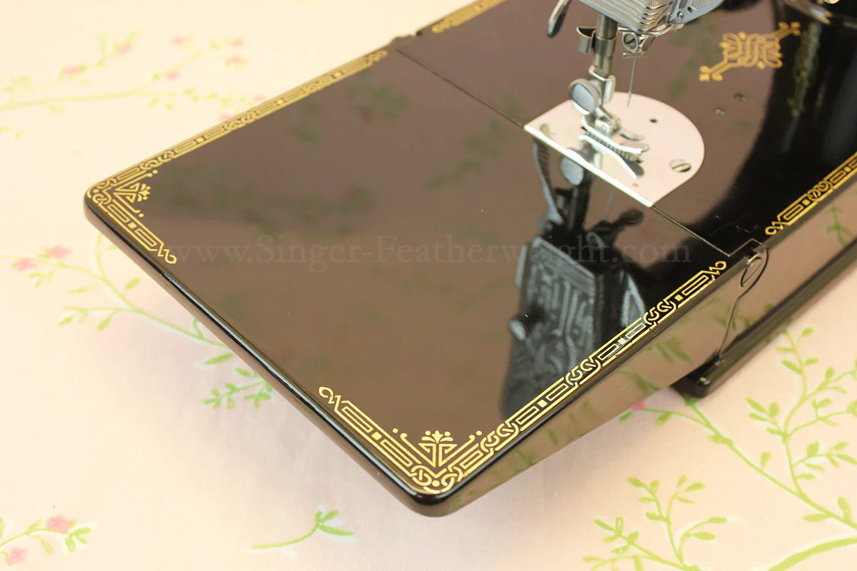 Singer Featherweight 221 Sewing Machine, AF882*** - Image 8
