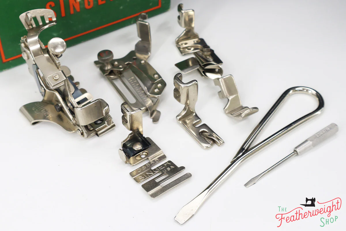 Singer Featherweight 221 Sewing Machine, AF934*** - Image 3