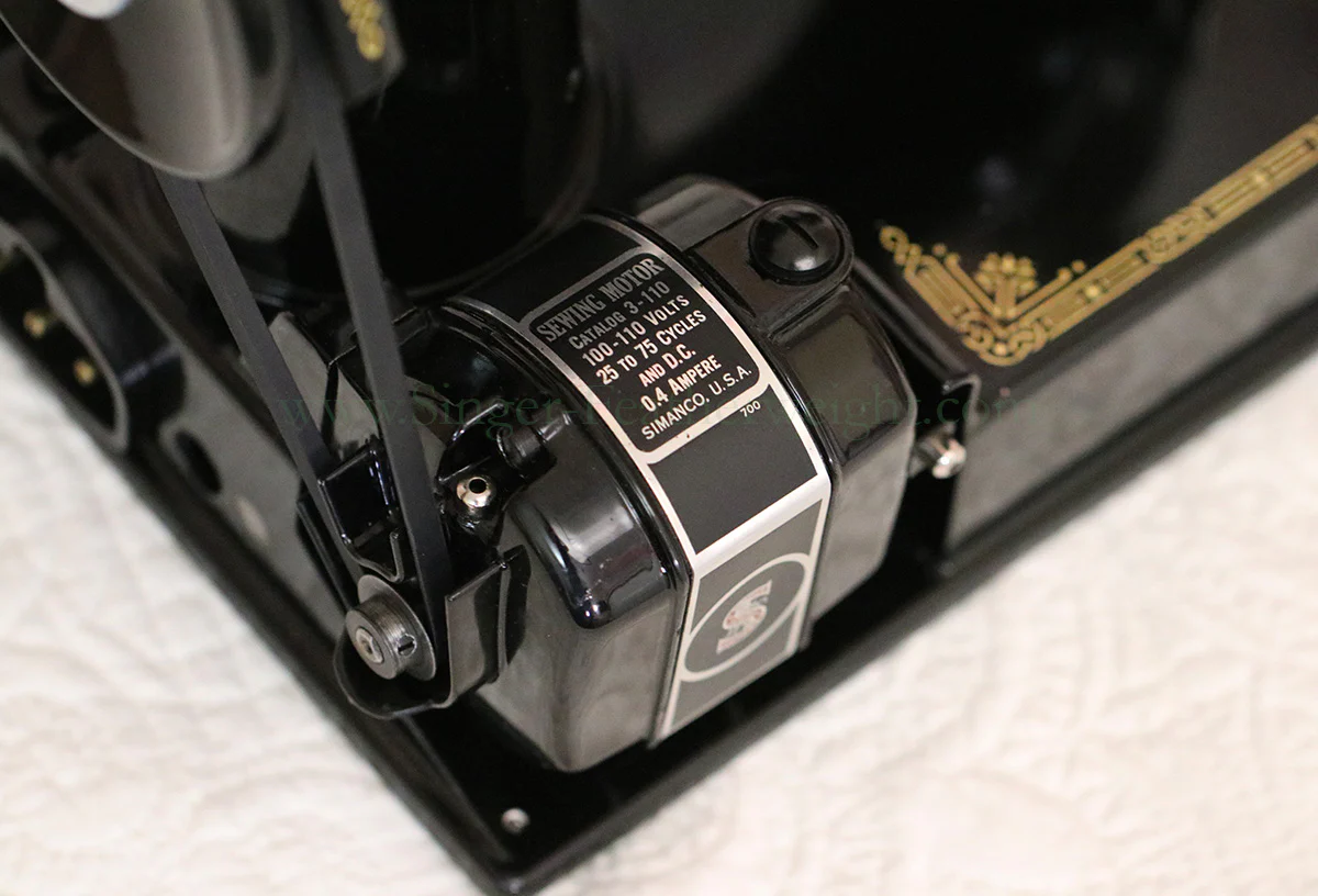 Singer Featherweight 221 Sewing Machine, AG007*** - Image 17