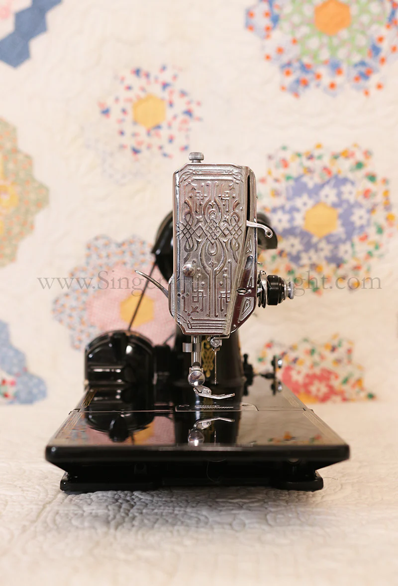 Singer Featherweight 221 Sewing Machine, AG007*** - Image 4