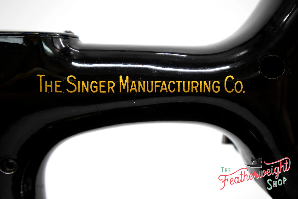 Singer Featherweight 221 Sewing Machine, AG009*** - Image 14