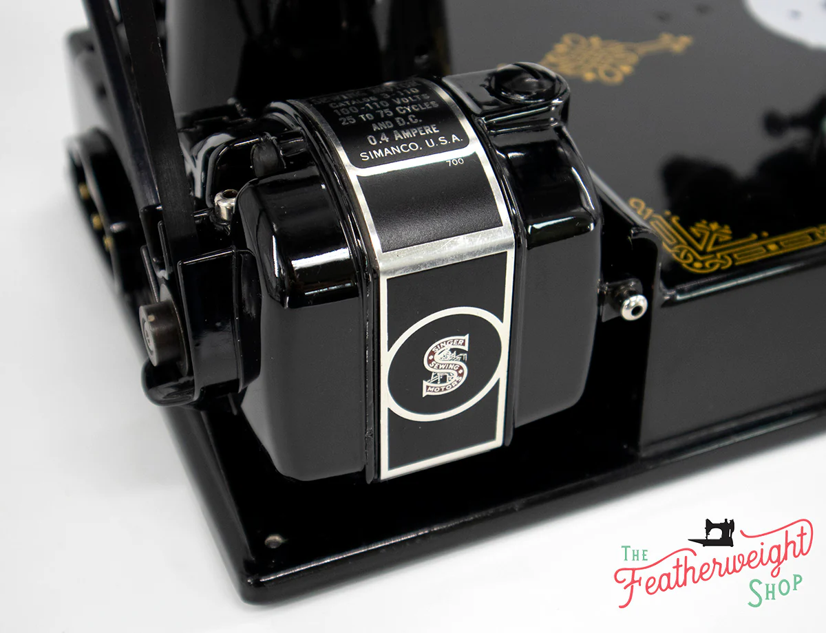 Singer Featherweight 221 Sewing Machine, AG009*** - Image 21