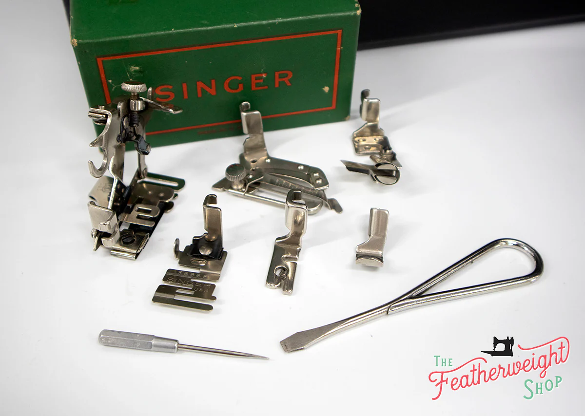 Singer Featherweight 221 Sewing Machine, AG009*** - Image 22