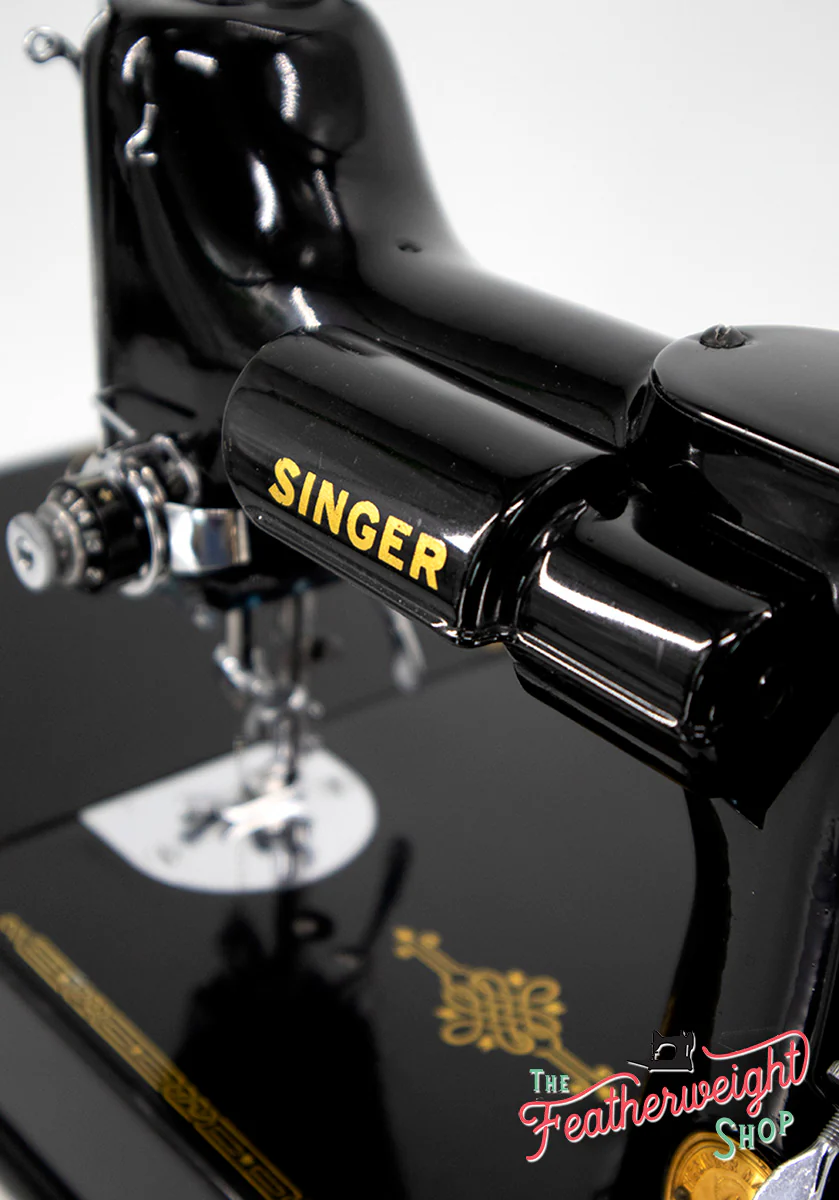 Singer Featherweight 221 Sewing Machine, AG009*** - Image 9