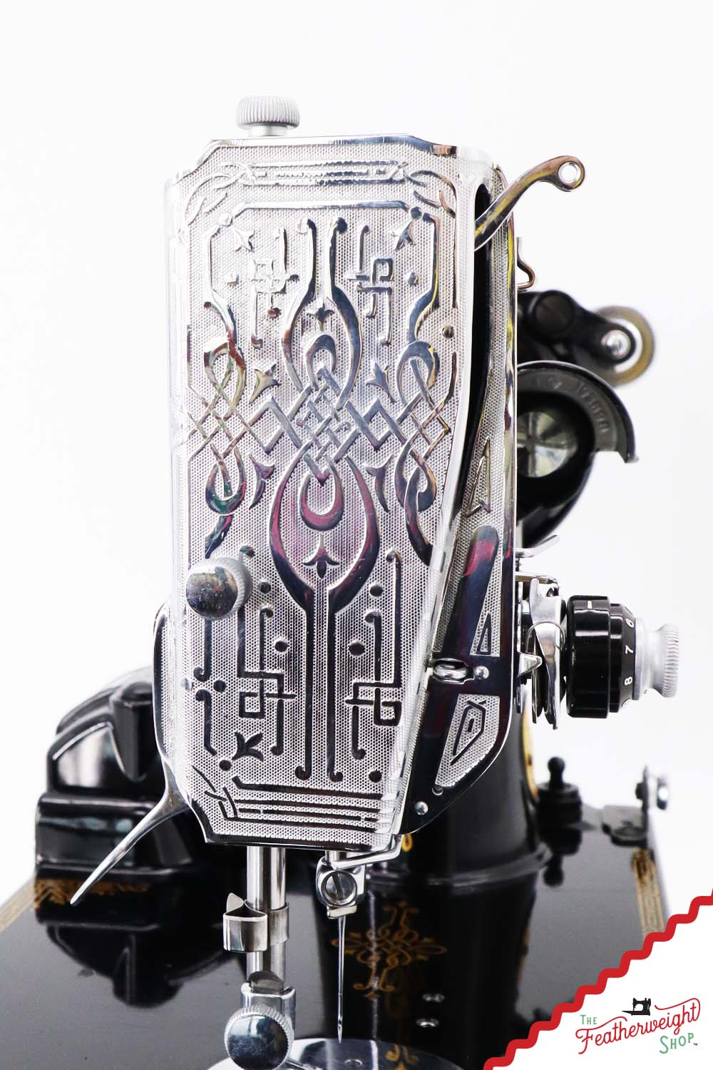 Singer Featherweight 221 Sewing Machine, AG824*** - 1946 - Image 15