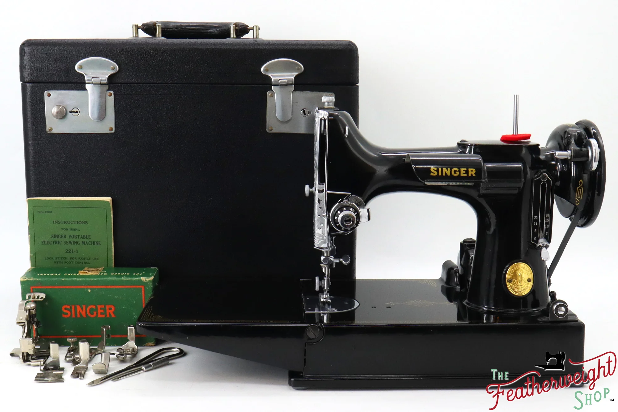 Singer Featherweight 221 Sewing Machine, AG978*** - 1947 - Image 2