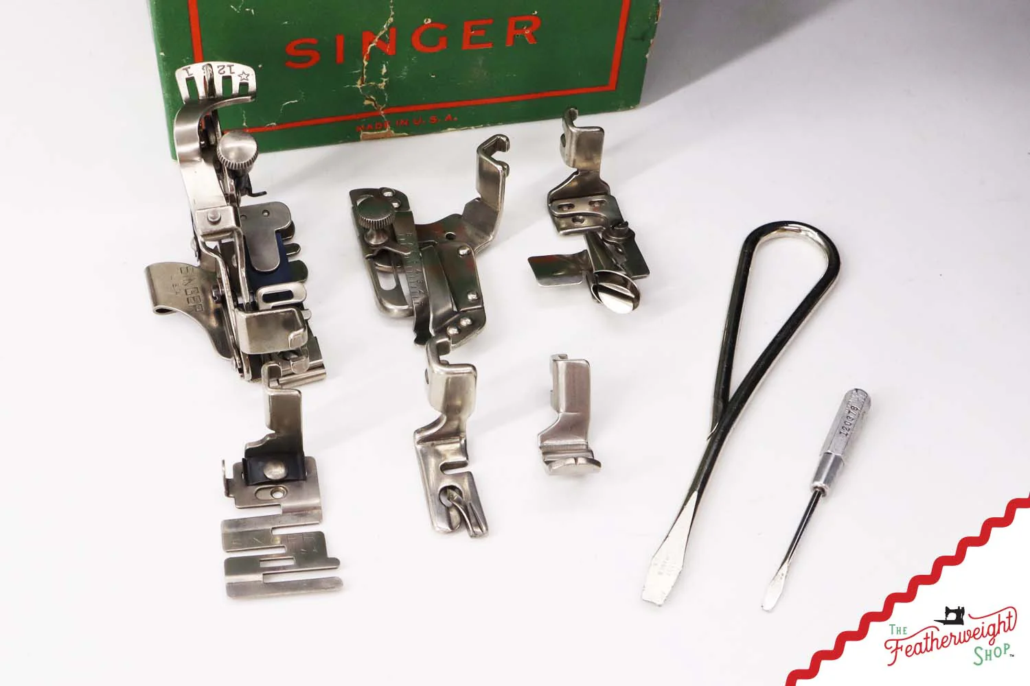 Singer Featherweight 221 Sewing Machine, AG985*** - 1947 - Image 16