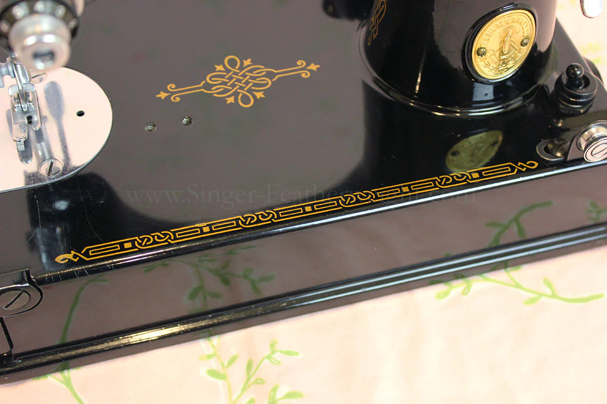 Singer Featherweight 221 Sewing Machine, AH114*** - Image 10