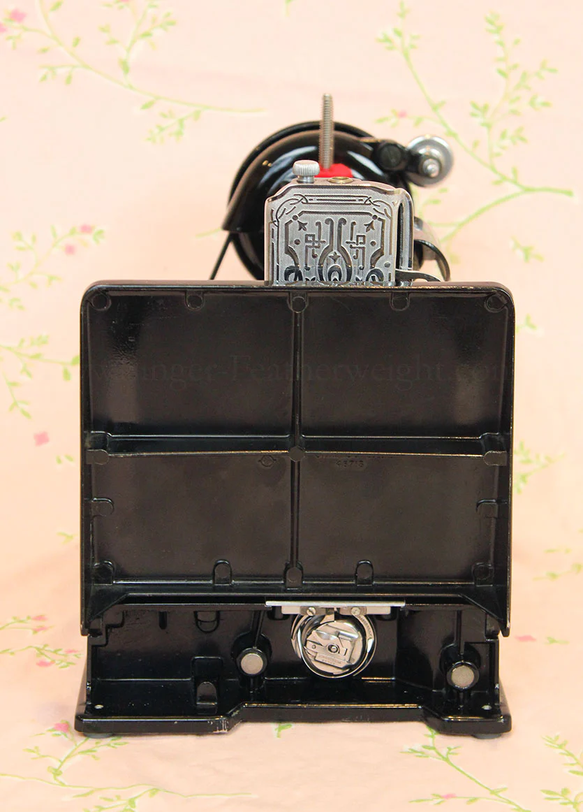 Singer Featherweight 221 Sewing Machine, AH114*** - Image 4