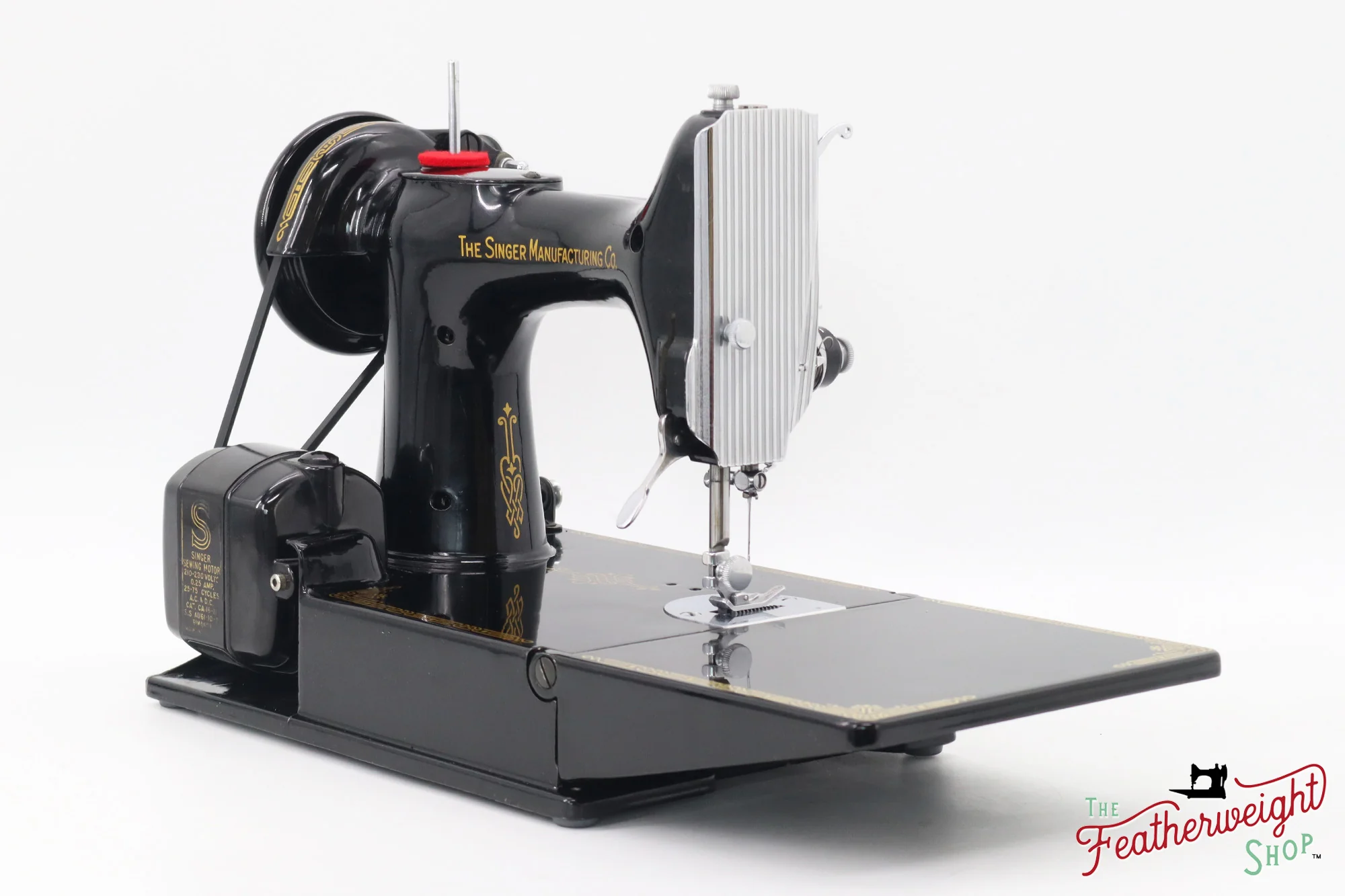 Singer Featherweight 221 Sewing Machine, AH207*** - 1947 - Image 7