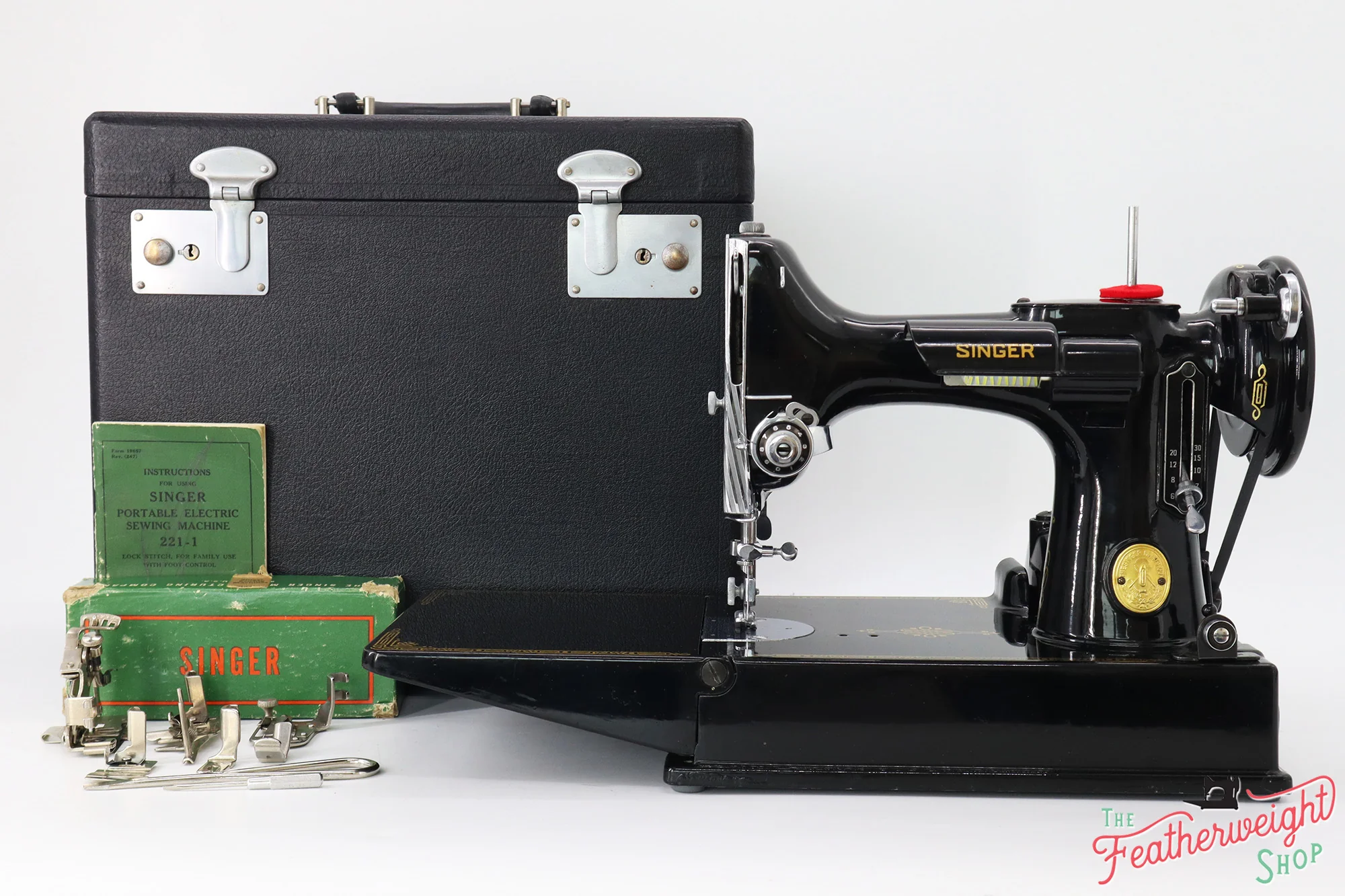 Singer Featherweight 221 Sewing Machine, AH322*** - Image 2