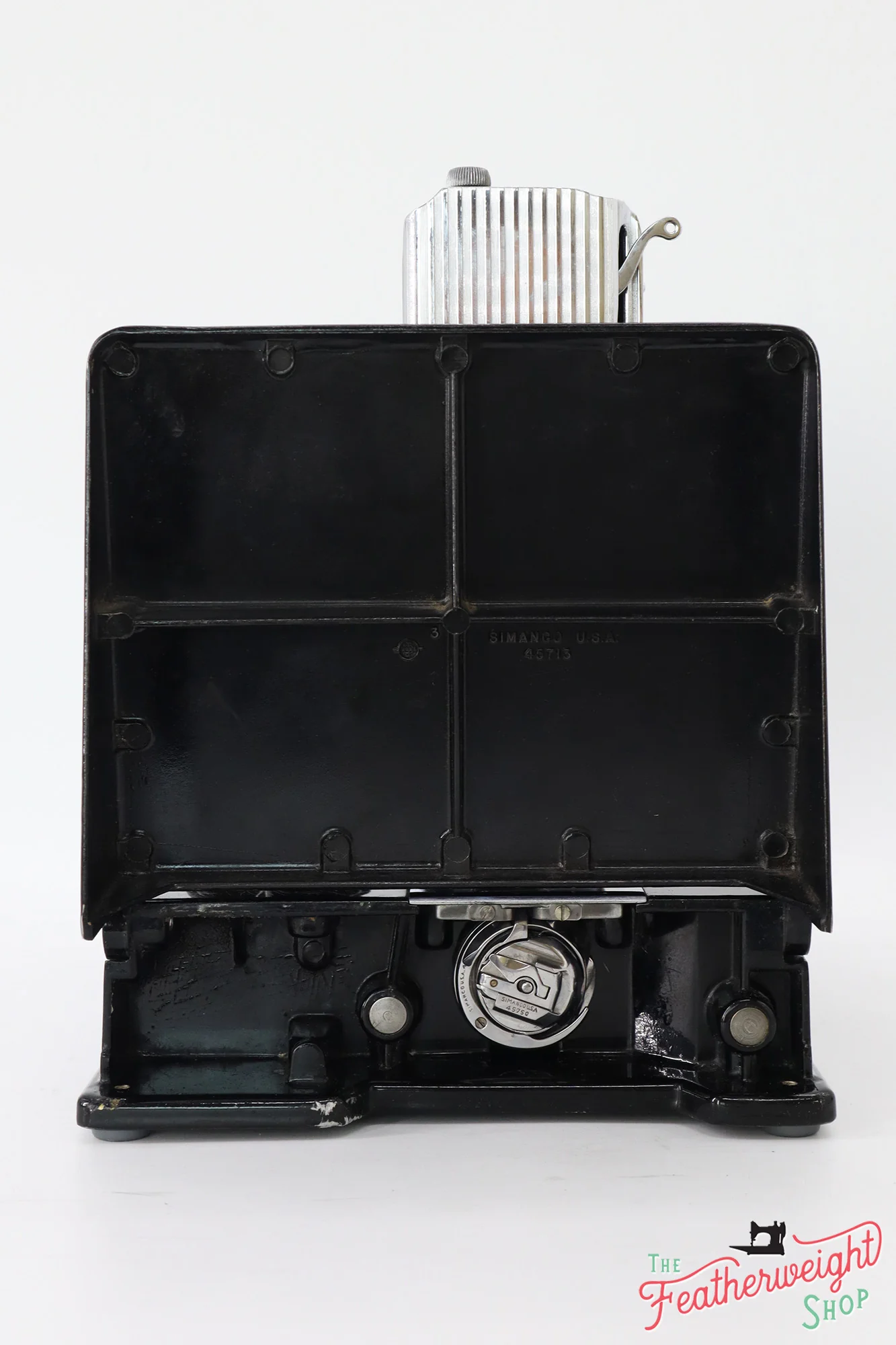 Singer Featherweight 221 Sewing Machine, AH322*** - Image 4