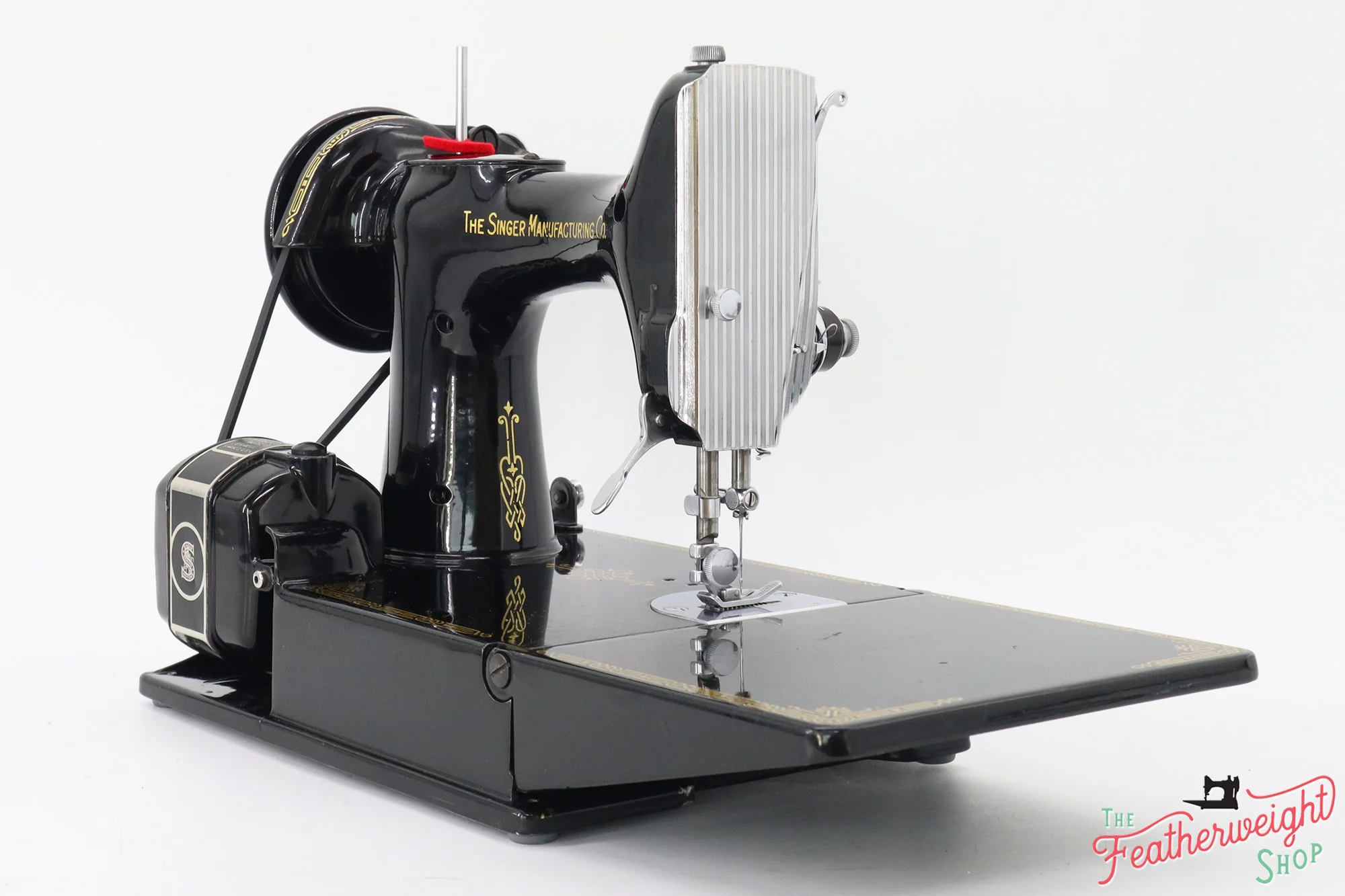 Singer Featherweight 221 Sewing Machine, AH322*** - Image 5