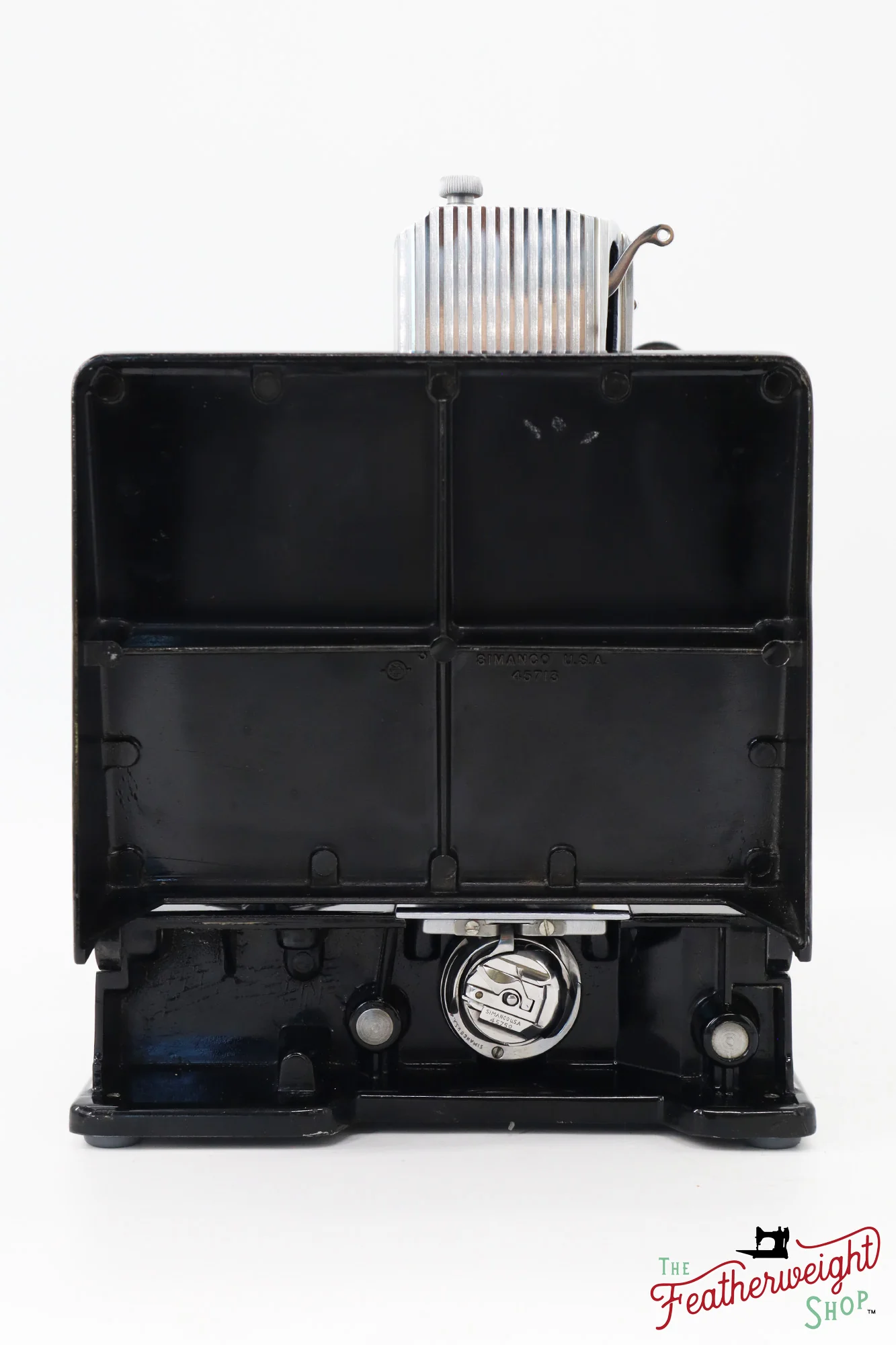 Singer Featherweight 221 Sewing Machine, AH413*** - 1948 - Image 4