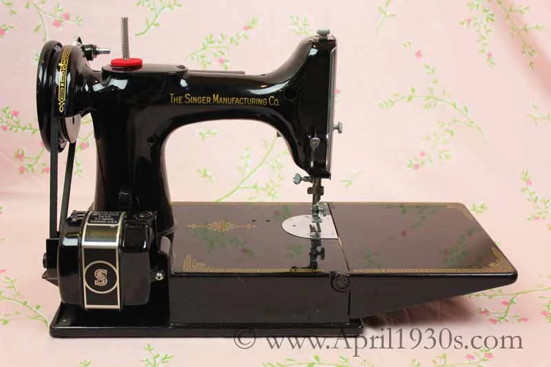Singer Featherweight 221 Sewing Machine, AH417*** - Image 11