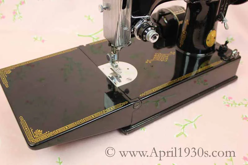Singer Featherweight 221 Sewing Machine, AH417*** - Image 29