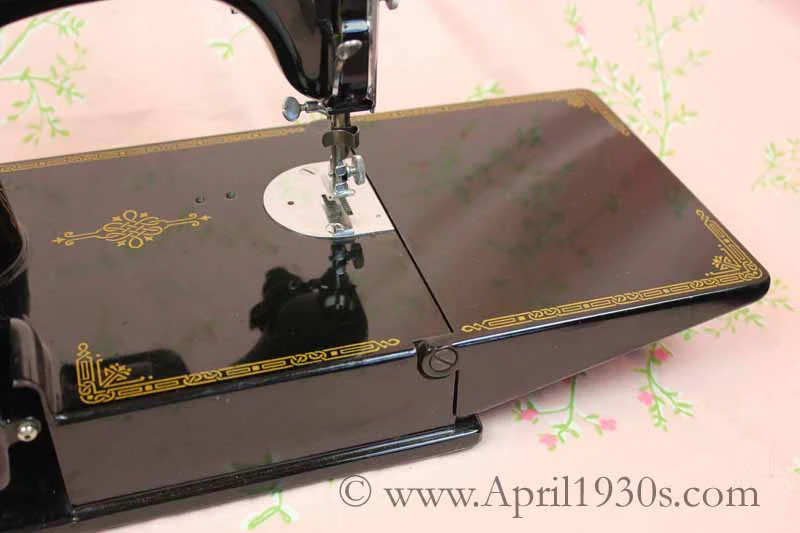 Singer Featherweight 221 Sewing Machine, AH417*** - Image 38