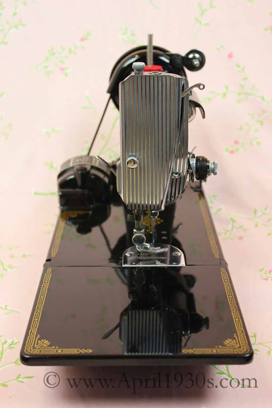 Singer Featherweight 221 Sewing Machine, AH417*** - Image 7