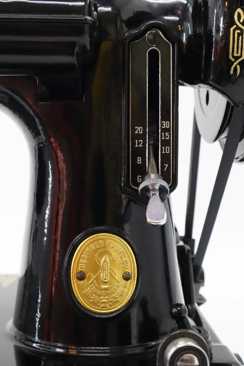 Singer Featherweight 221 Sewing Machine, AH560*** - Image 14