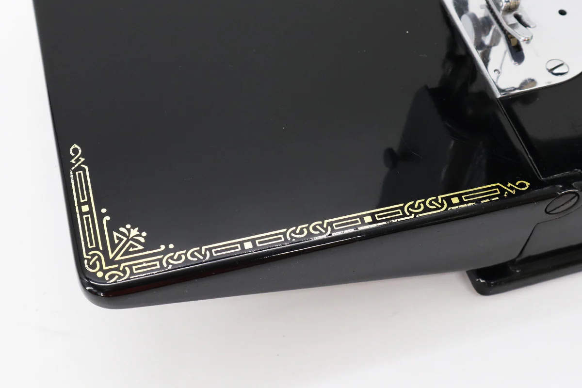 Singer Featherweight 221 Sewing Machine, AH560*** - Image 7