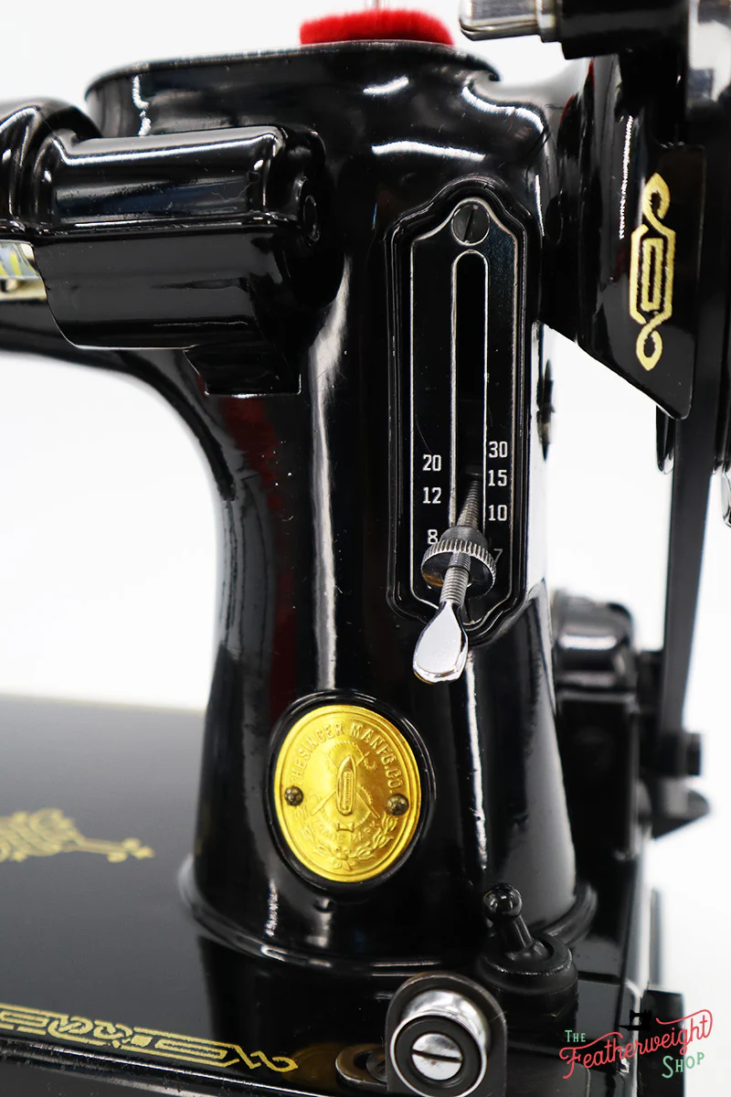 Singer Featherweight 221 Sewing Machine, AH572*** - Image 13