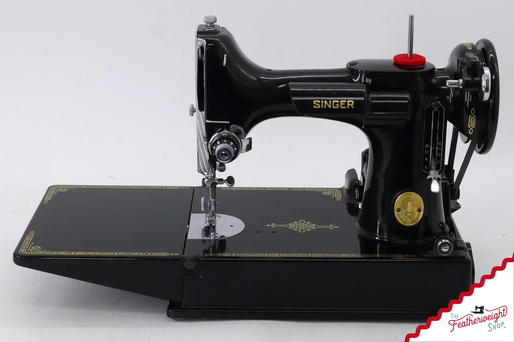 Singer Featherweight 221 Sewing Machine, AH641*** - 1948 - Image 2