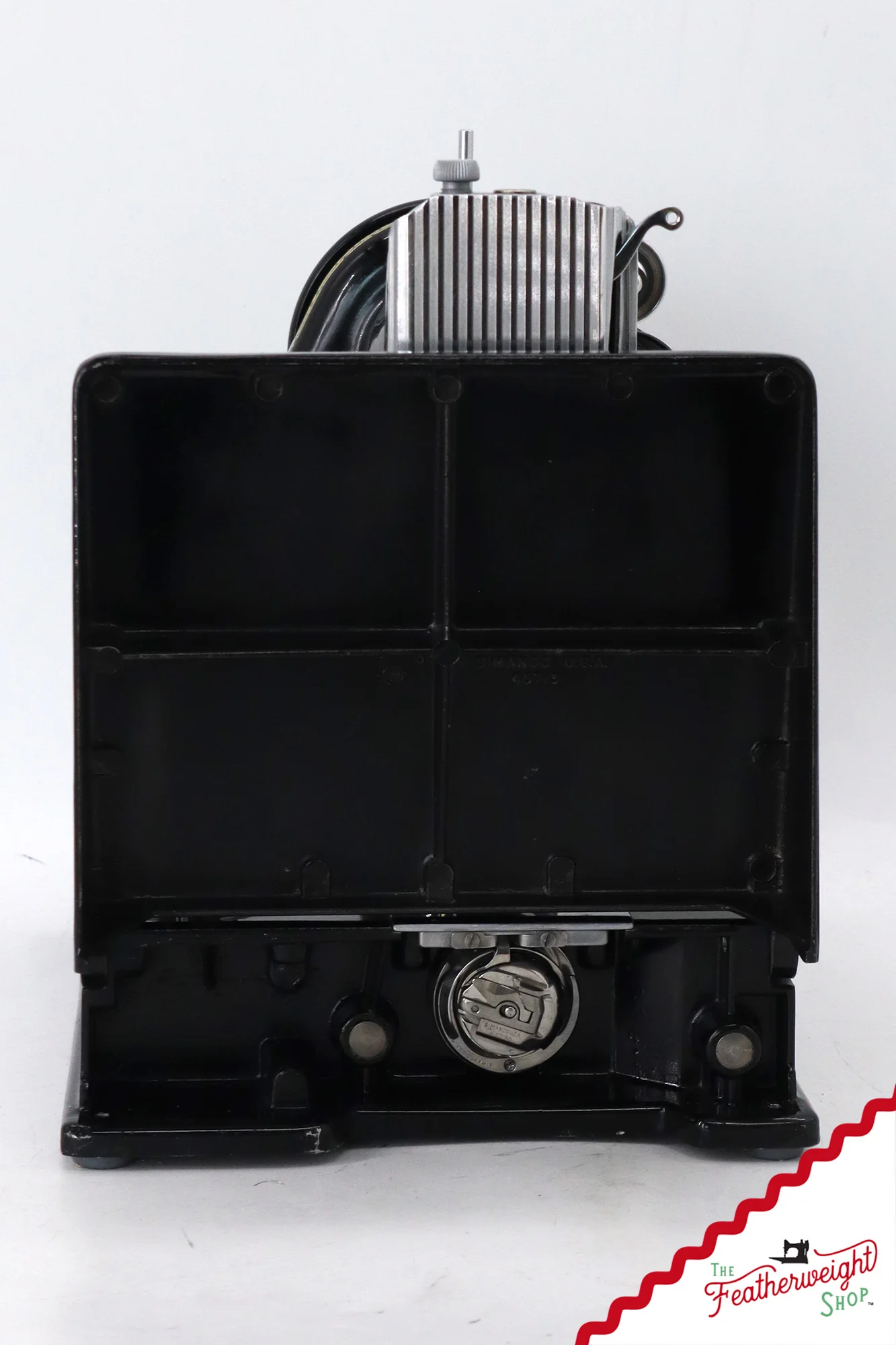 Singer Featherweight 221 Sewing Machine, AH641*** - 1948 - Image 4