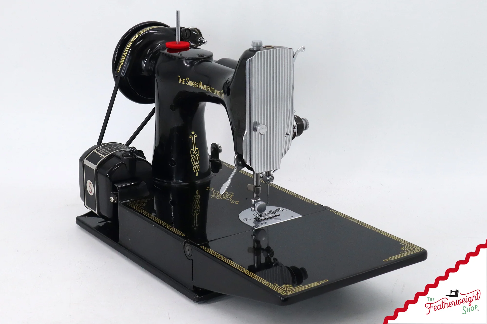 Singer Featherweight 221 Sewing Machine, AH641*** - 1948 - Image 5