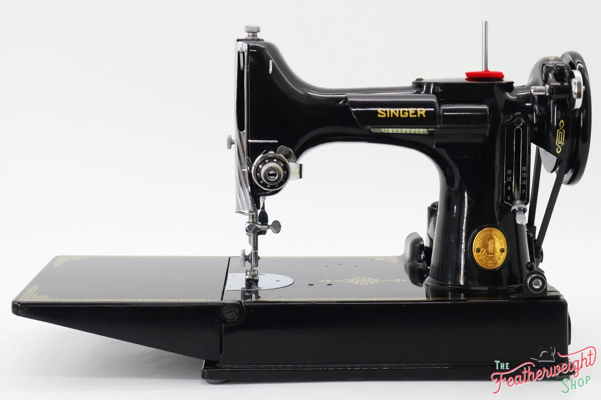 Singer Featherweight 221 Sewing Machine, AH666*** - Image 3