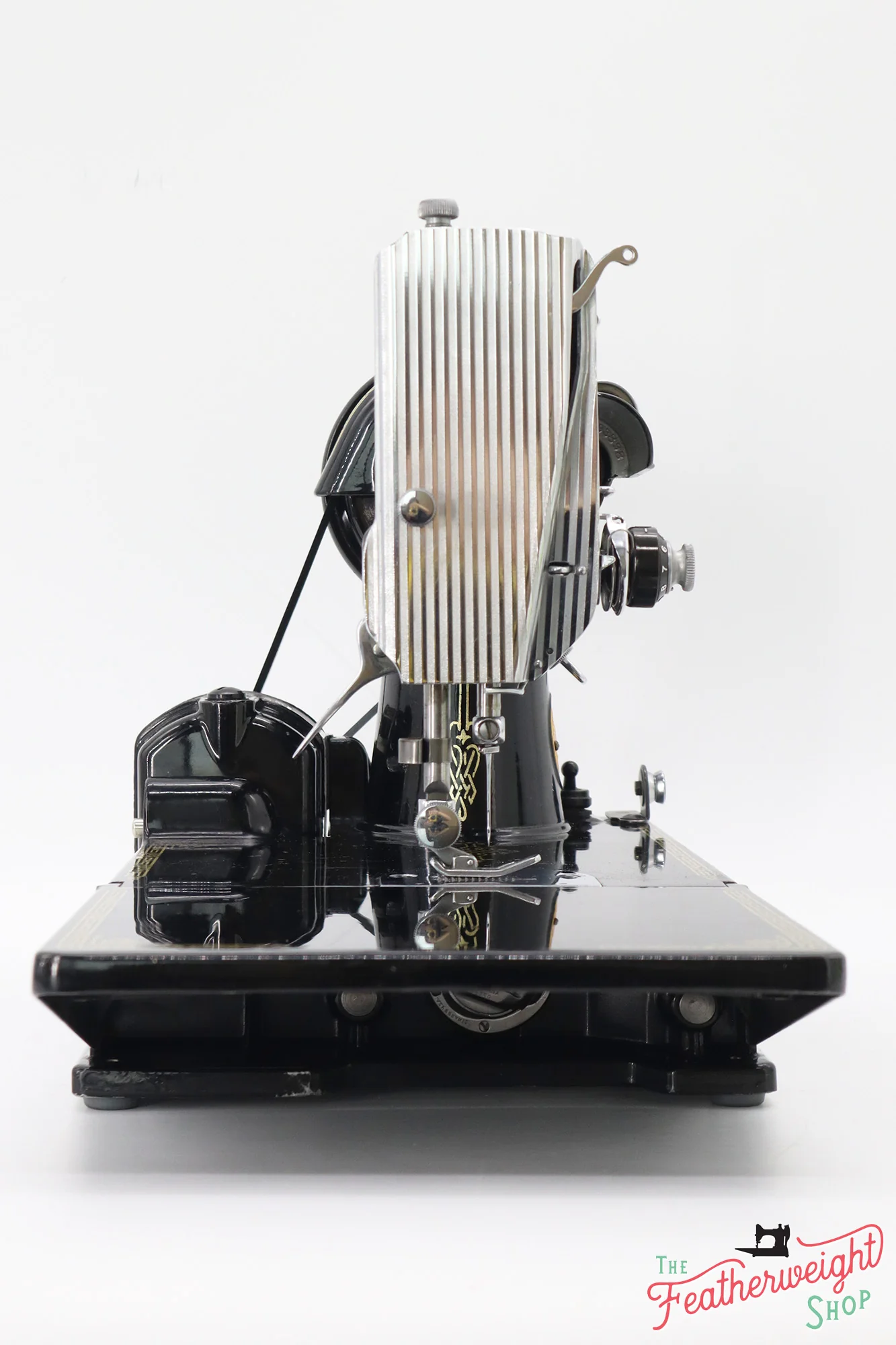 Singer Featherweight 221 Sewing Machine, AH666*** - Image 4