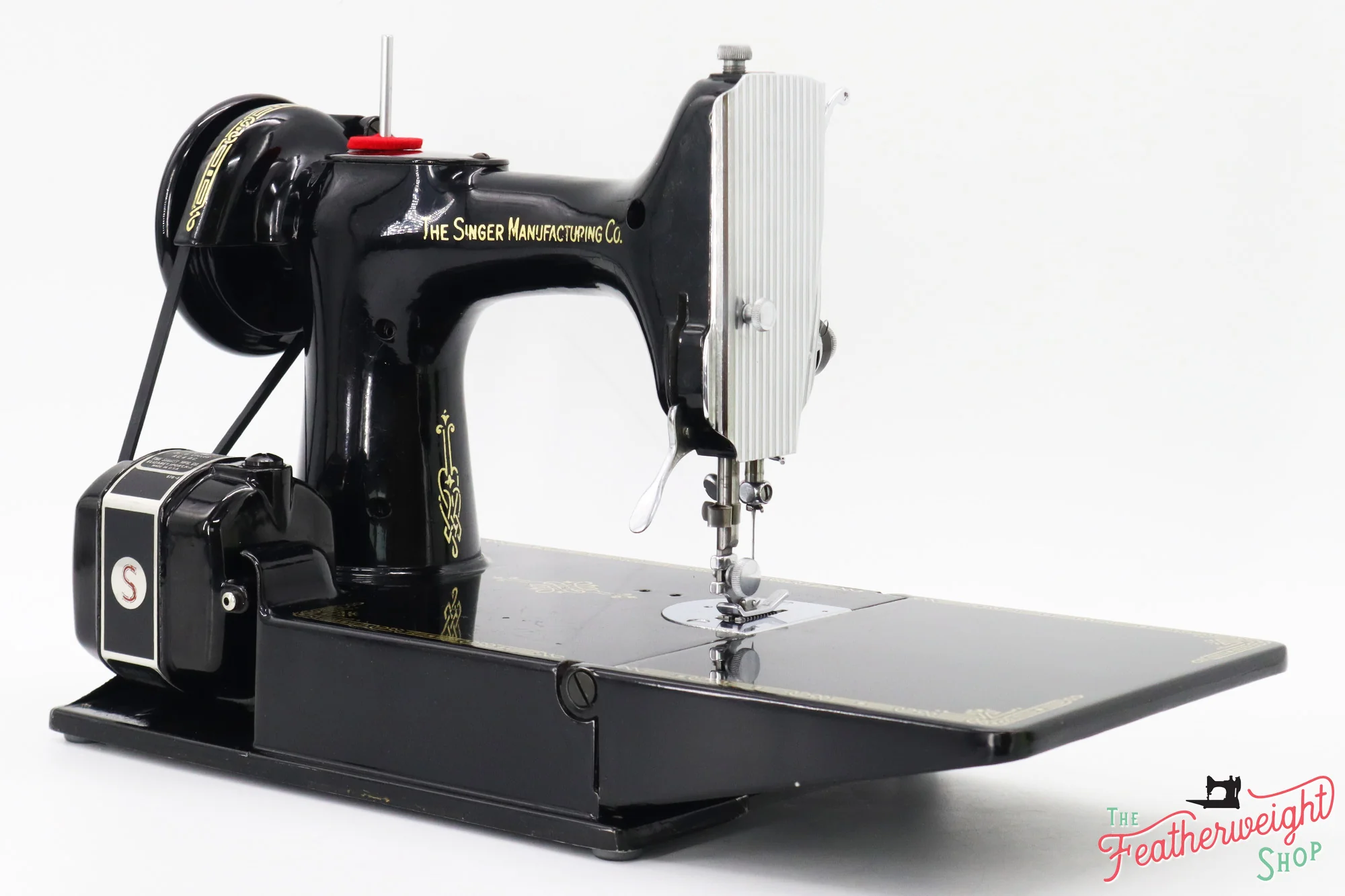 Singer Featherweight 221 Sewing Machine, AH666*** - Image 5