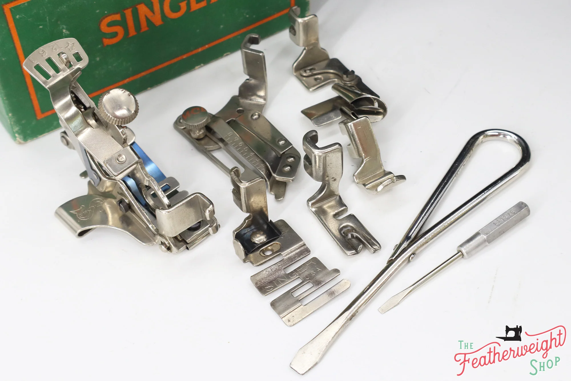 Singer Featherweight 221 Sewing Machine, AH669*** - Image 17
