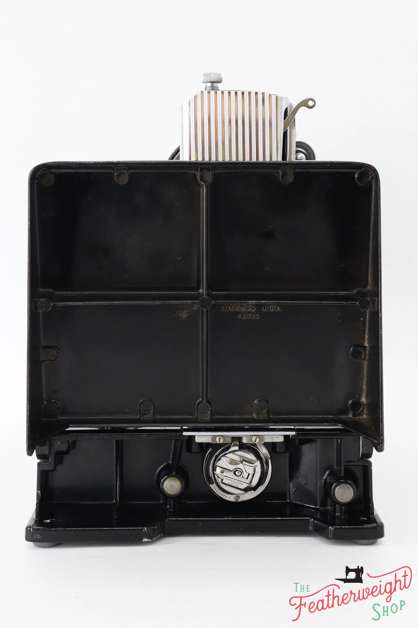 Singer Featherweight 221 Sewing Machine, AH669*** - Image 4