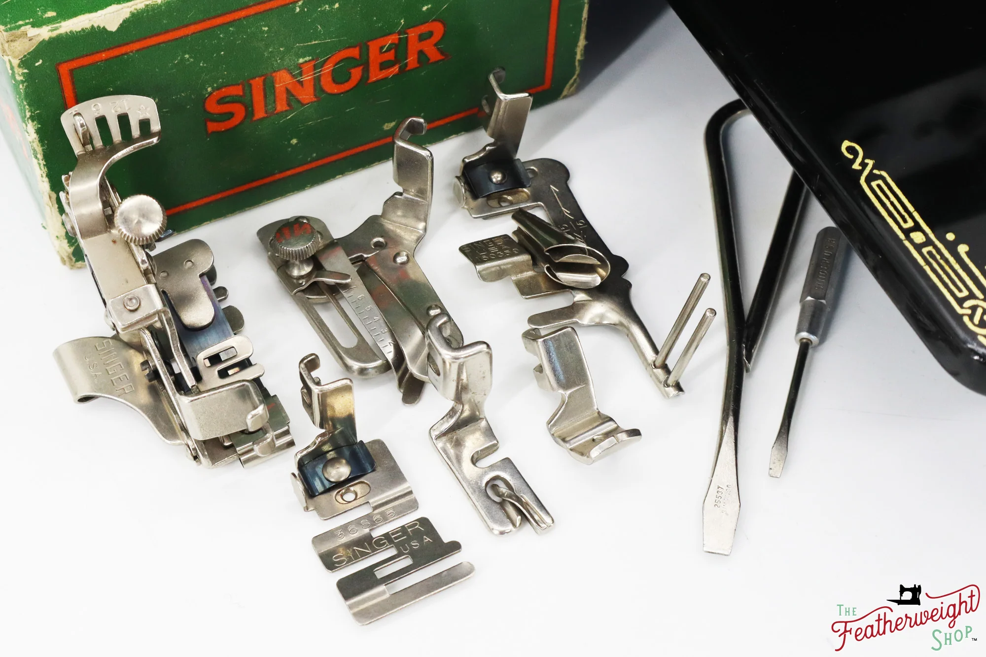 Singer Featherweight 221 Sewing Machine, AH816*** - 1948 - Image 17