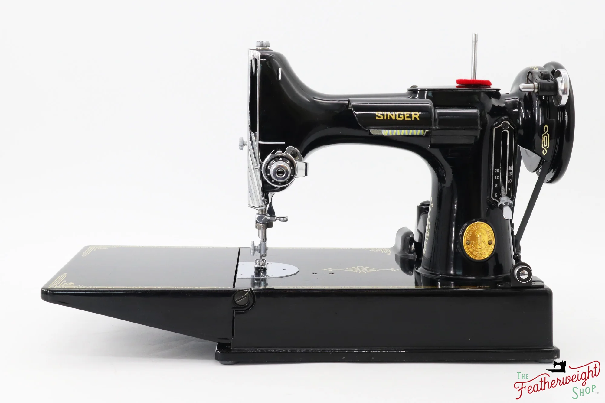 Singer Featherweight 221 Sewing Machine, AH817*** - 1948 - Image 3