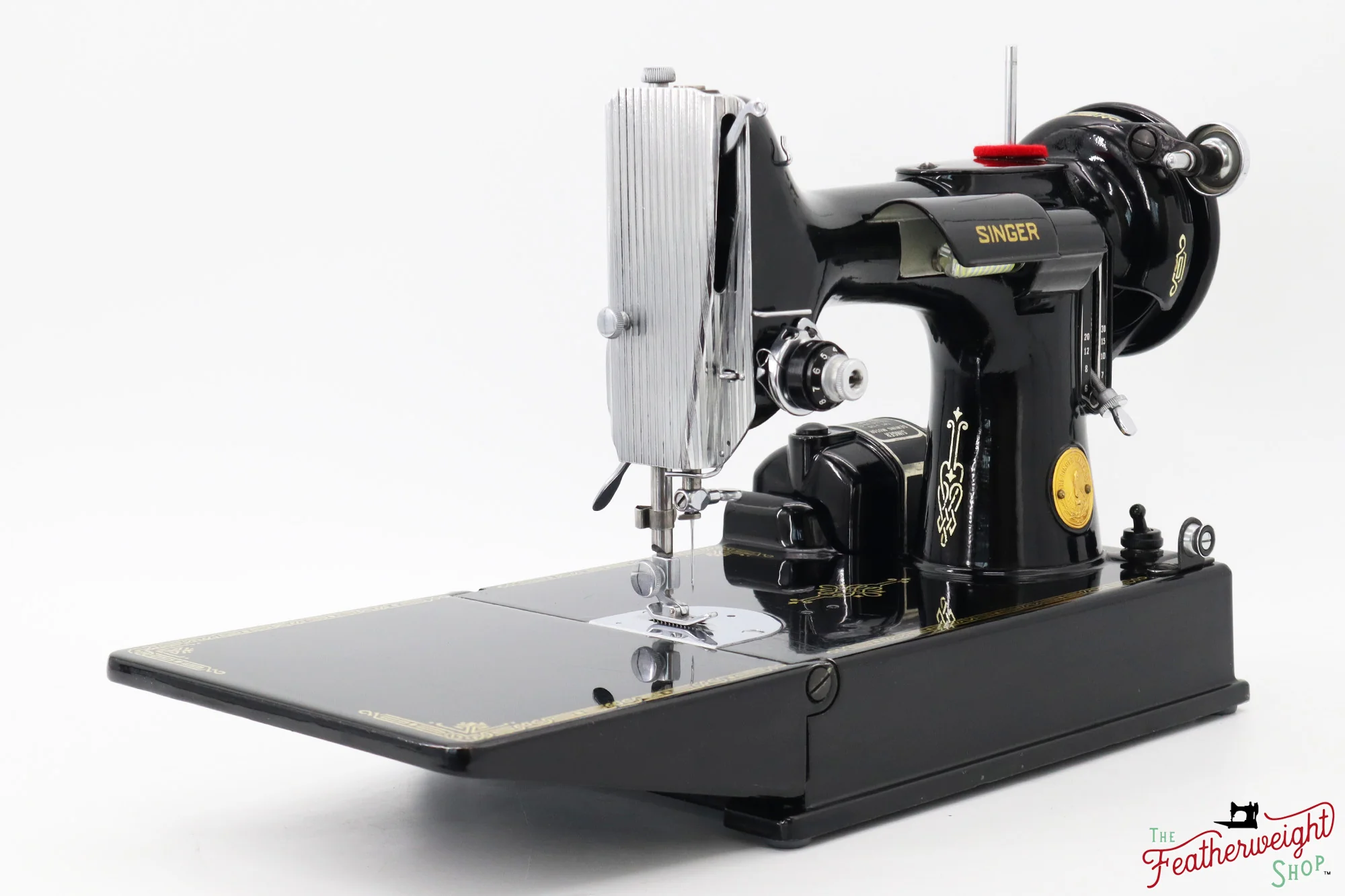 Singer Featherweight 221 Sewing Machine, AH817*** - 1948 - Image 4