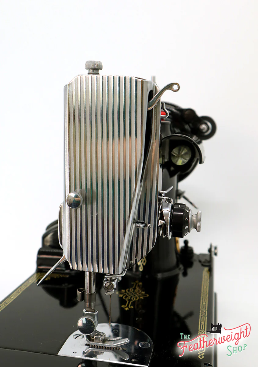 Singer Featherweight 221 Sewing Machine, AH981*** - Image 15
