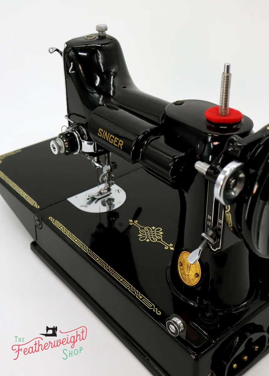 Singer Featherweight 221 Sewing Machine, AH981*** - Image 17