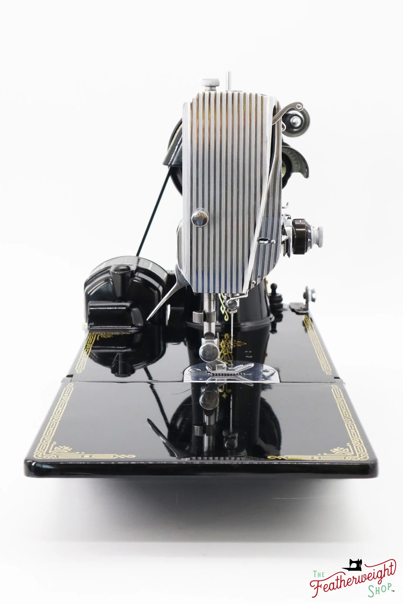 Singer Featherweight 221 Sewing Machine, AJ105*** - 1949 - Image 5