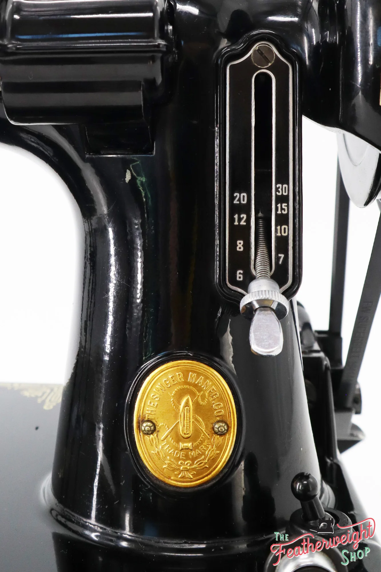 Singer Featherweight 221 Sewing Machine, AJ116*** - 1949 - Image 14