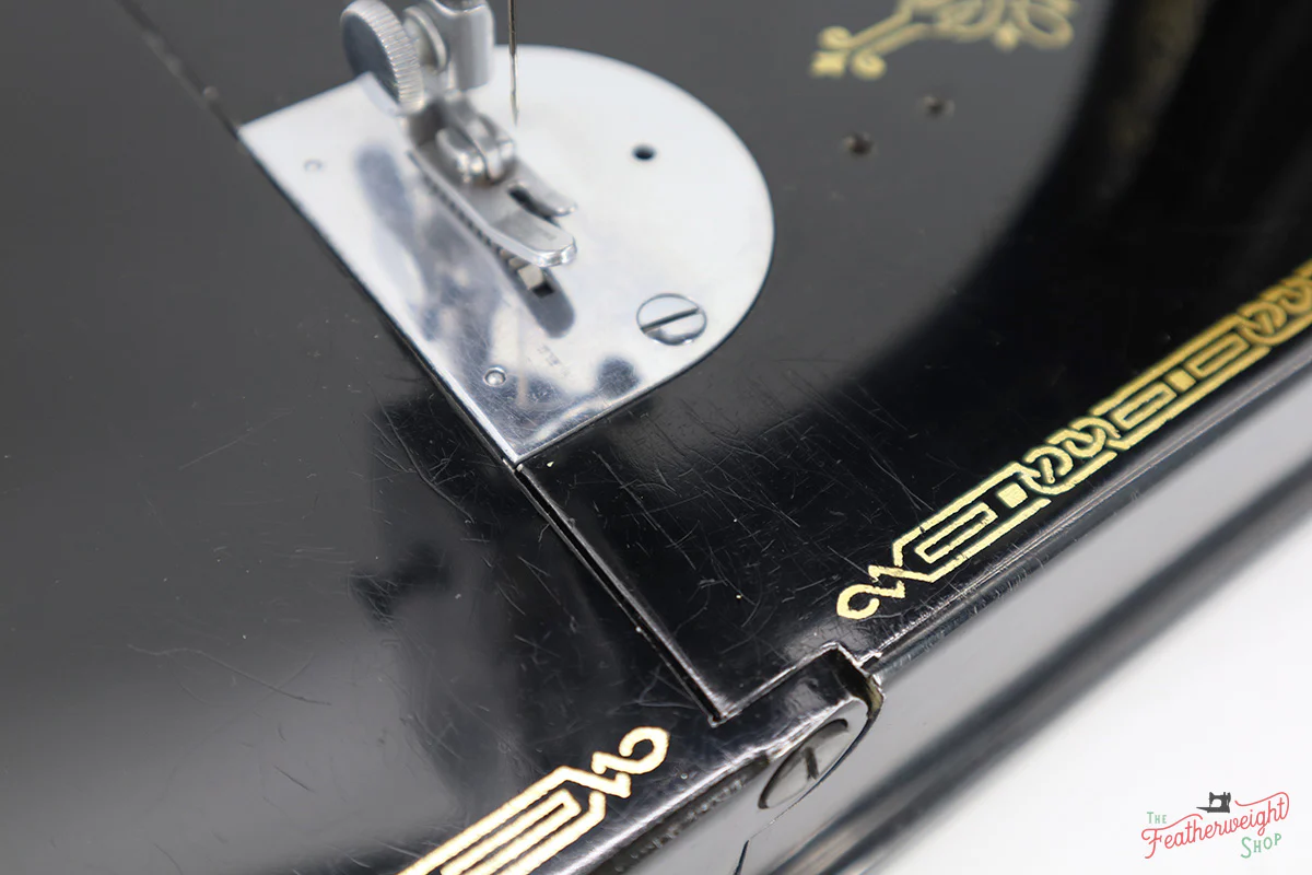 Singer Featherweight 221 Sewing Machine, AJ118*** - Image 10
