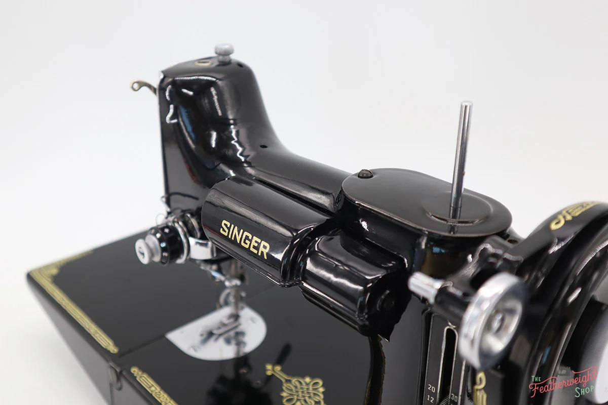 Singer Featherweight 221 Sewing Machine, AJ118*** - Image 16