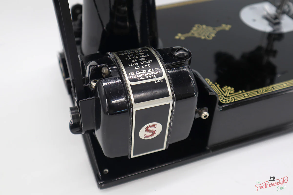 Singer Featherweight 221 Sewing Machine, AJ118*** - Image 17