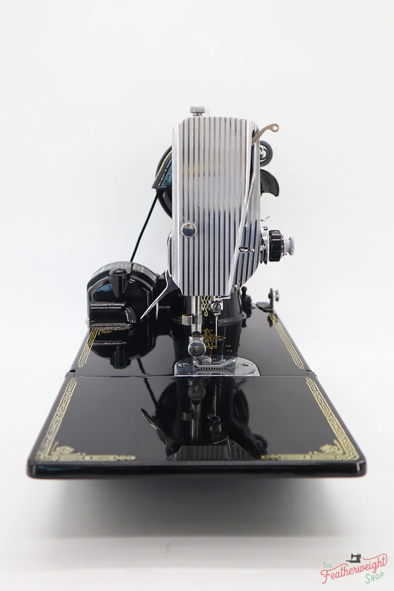 Singer Featherweight 221 Sewing Machine, AJ118*** - Image 4