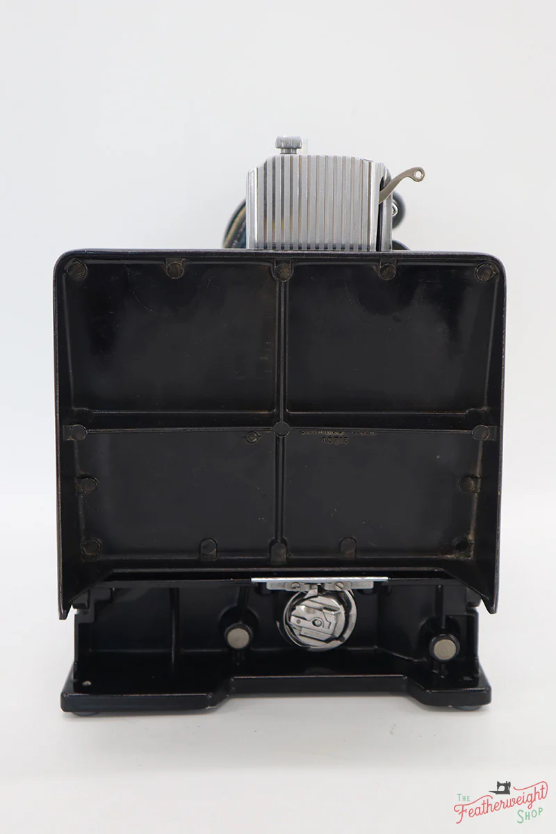 Singer Featherweight 221 Sewing Machine, AJ118*** - Image 5