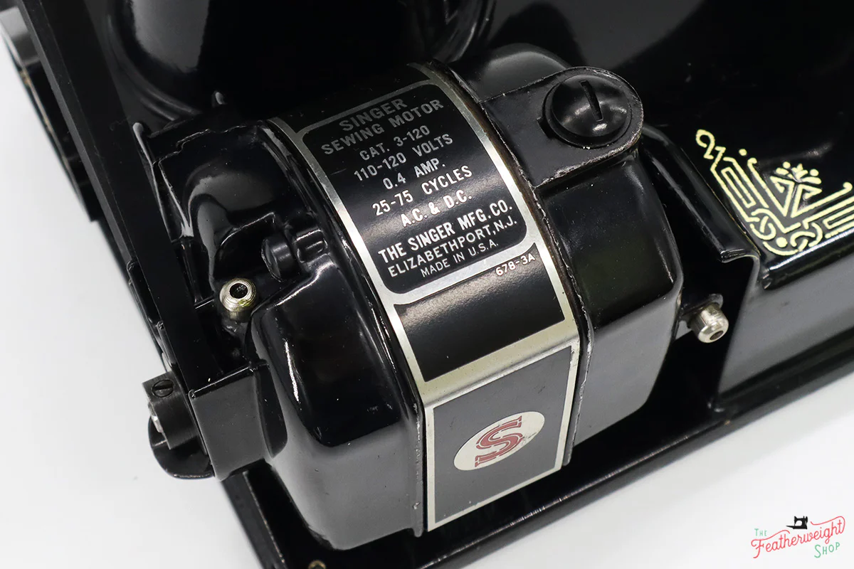 Singer Featherweight 221 Sewing Machine, AJ136*** - Image 19