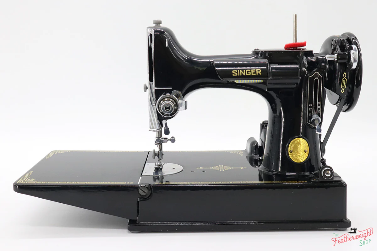 Singer Featherweight 221 Sewing Machine, AJ136*** - Image 3